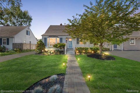 305 N Kenwood Avenue Royal Oak City MI 48067