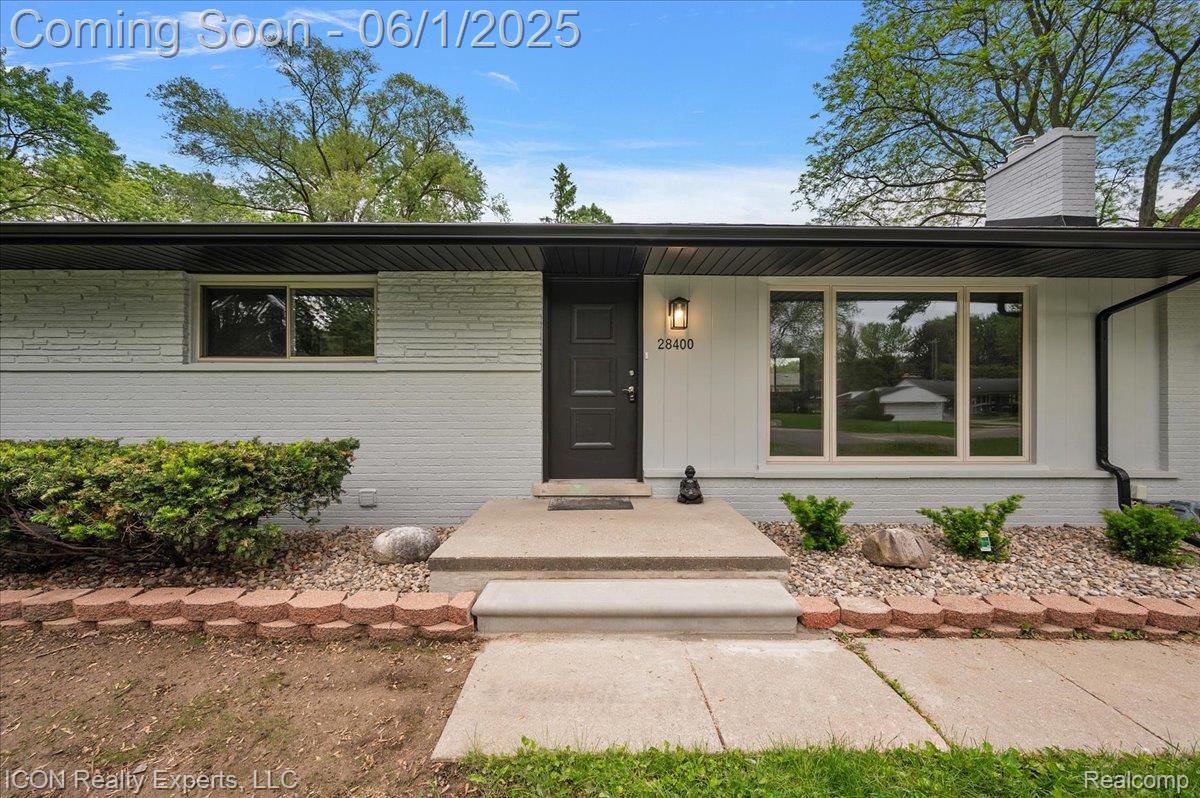 28400 Kendallwood Drive