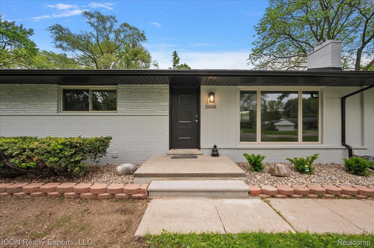 28400 Kendallwood Drive