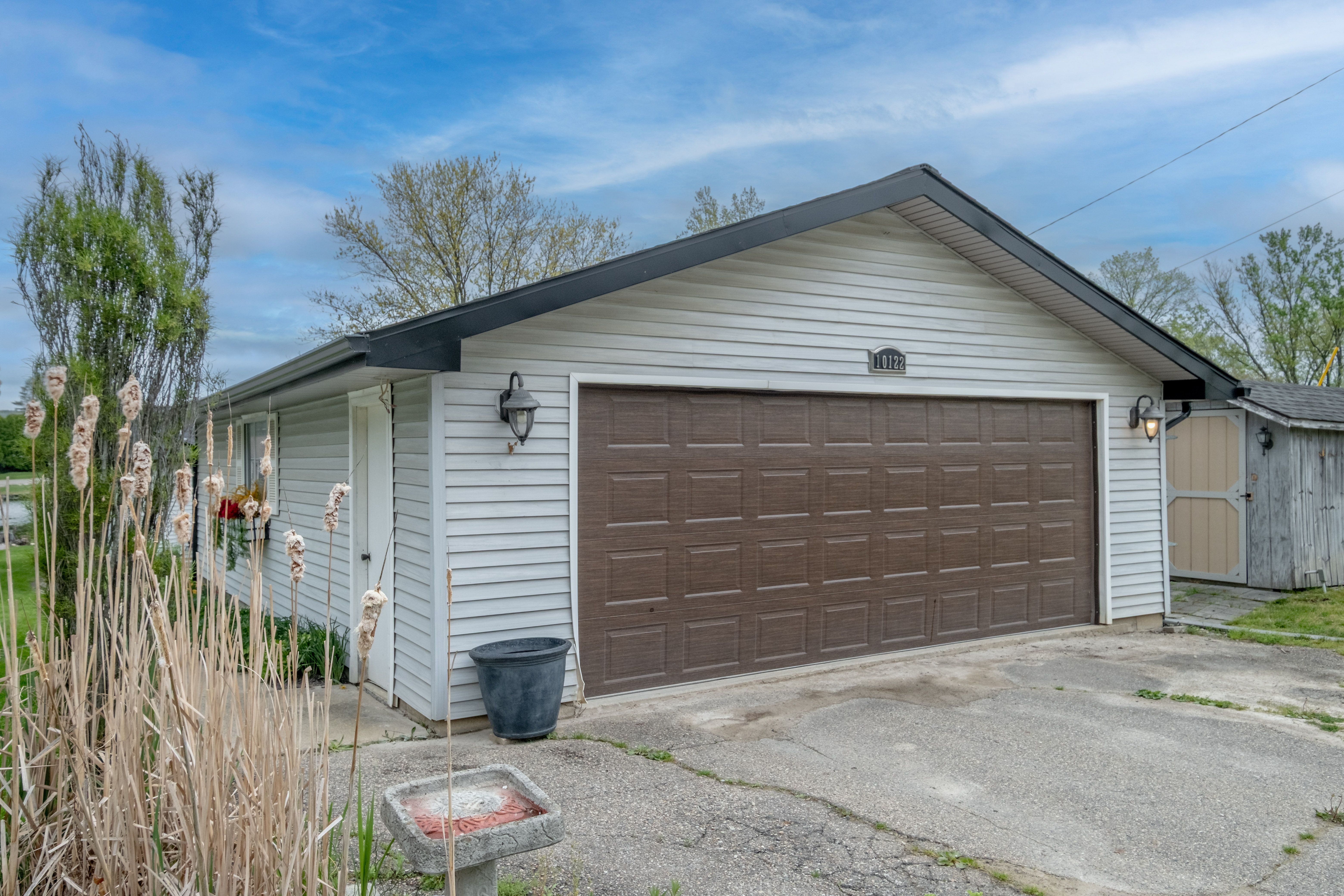 Tyrone Township Livingston, Michigan 48430, United States, 2 Bedrooms Bedrooms, ,2 BathroomsBathrooms,Residential,Active,131200