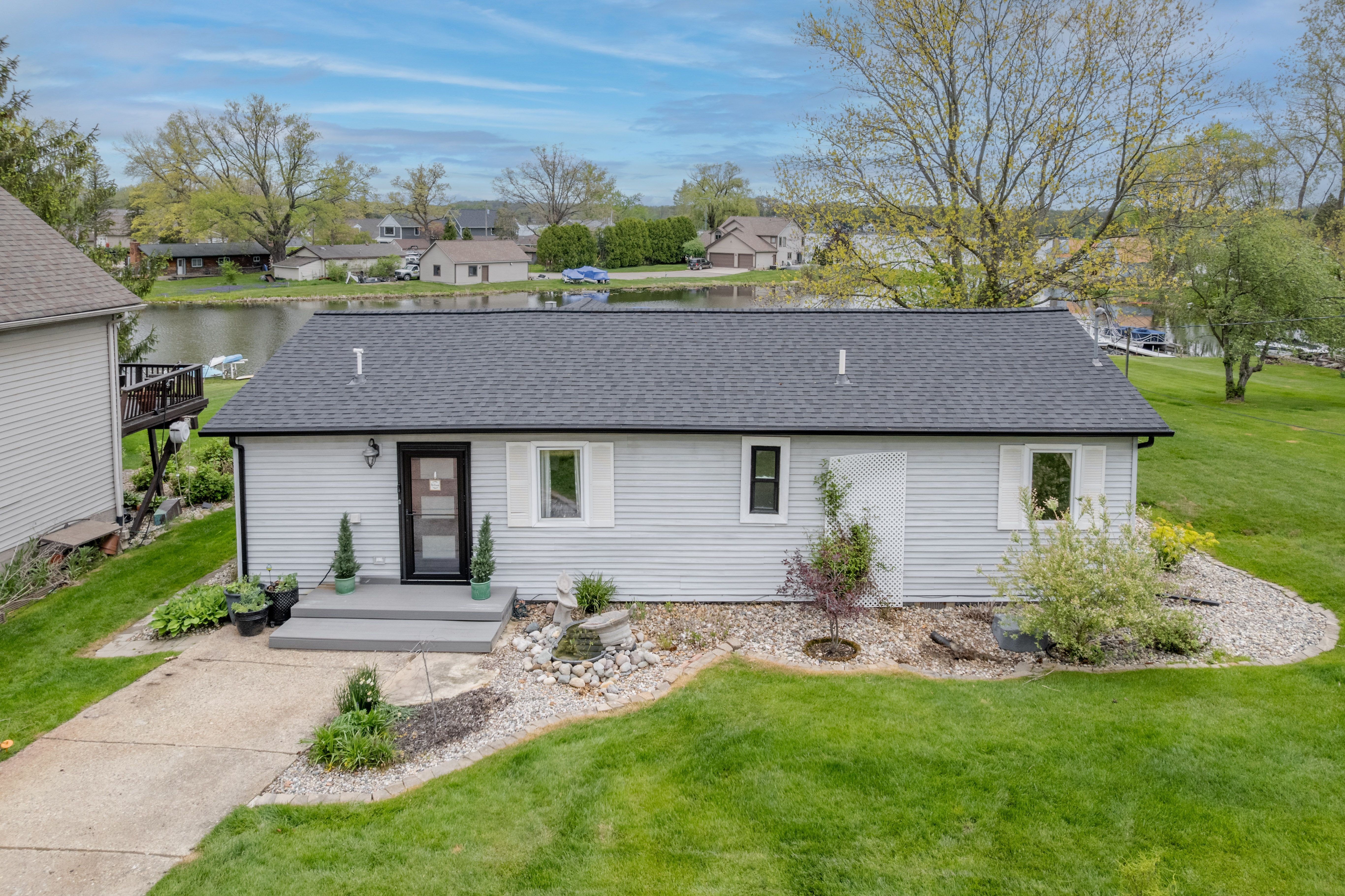 10122 WALNUT SHORES Drive