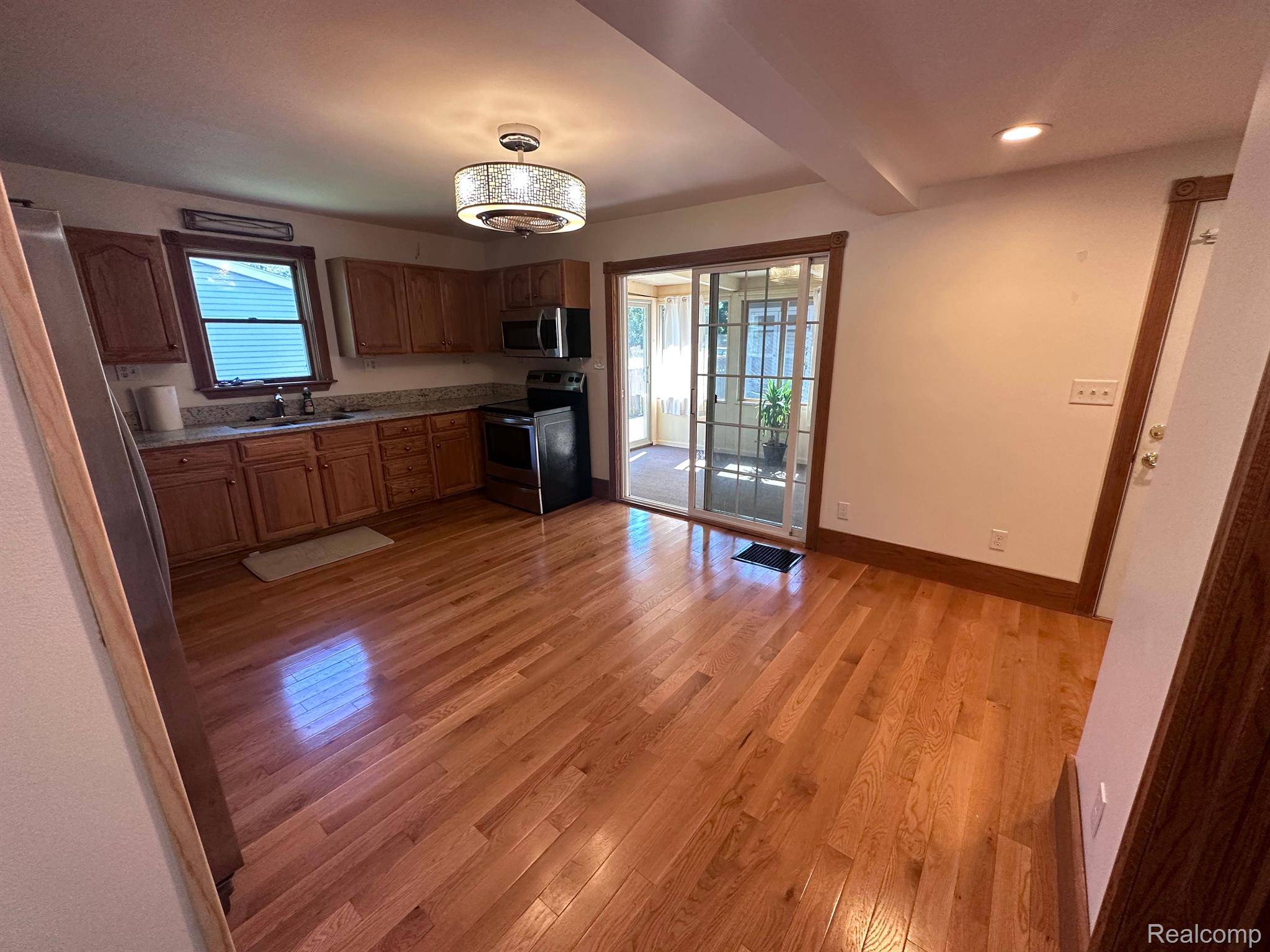 543 W Middle Street