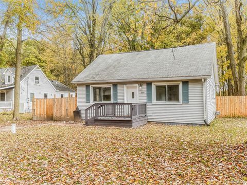 2372 Meadow Street Flushing City MI 48433