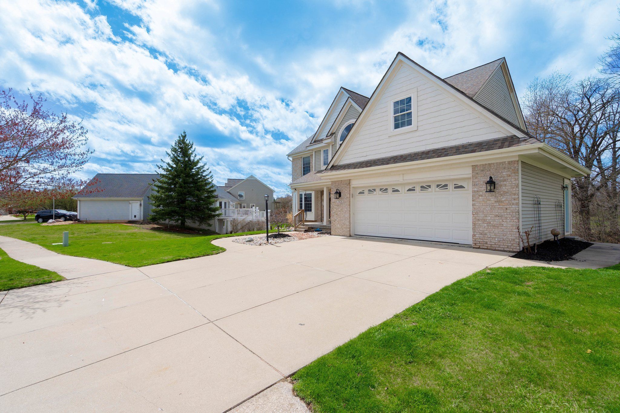7426 WICKLOW NORTH Drive
