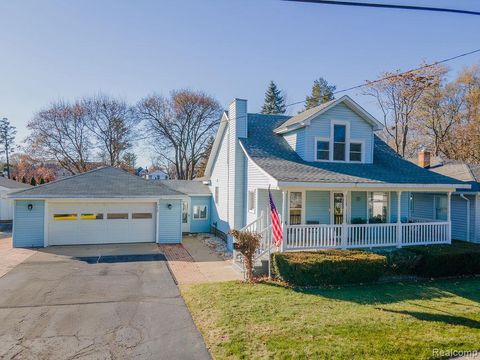 35 Pearl Street Oxford Village MI 48371