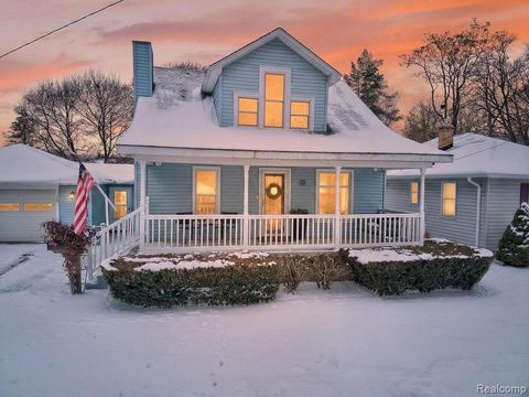 35 Pearl Street Oxford Village MI 48371