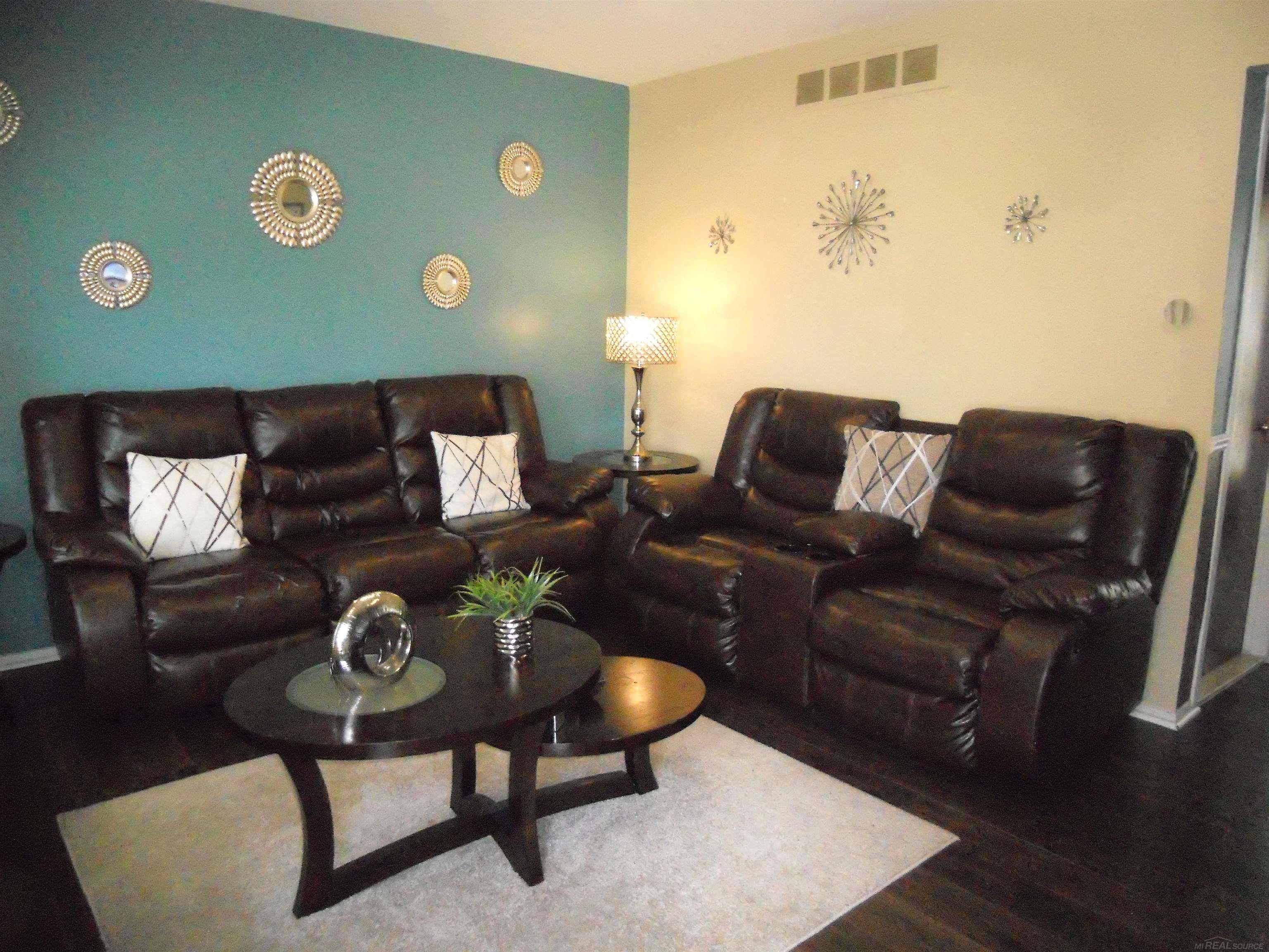 24541 SEATON CIRCUIT E. Drive