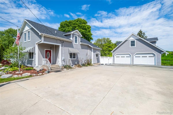 1255 GLENDALE ST, BURTON, MI 48509 - Image fde376dddbfe5a39568cdcd0fbe094c1/442711396