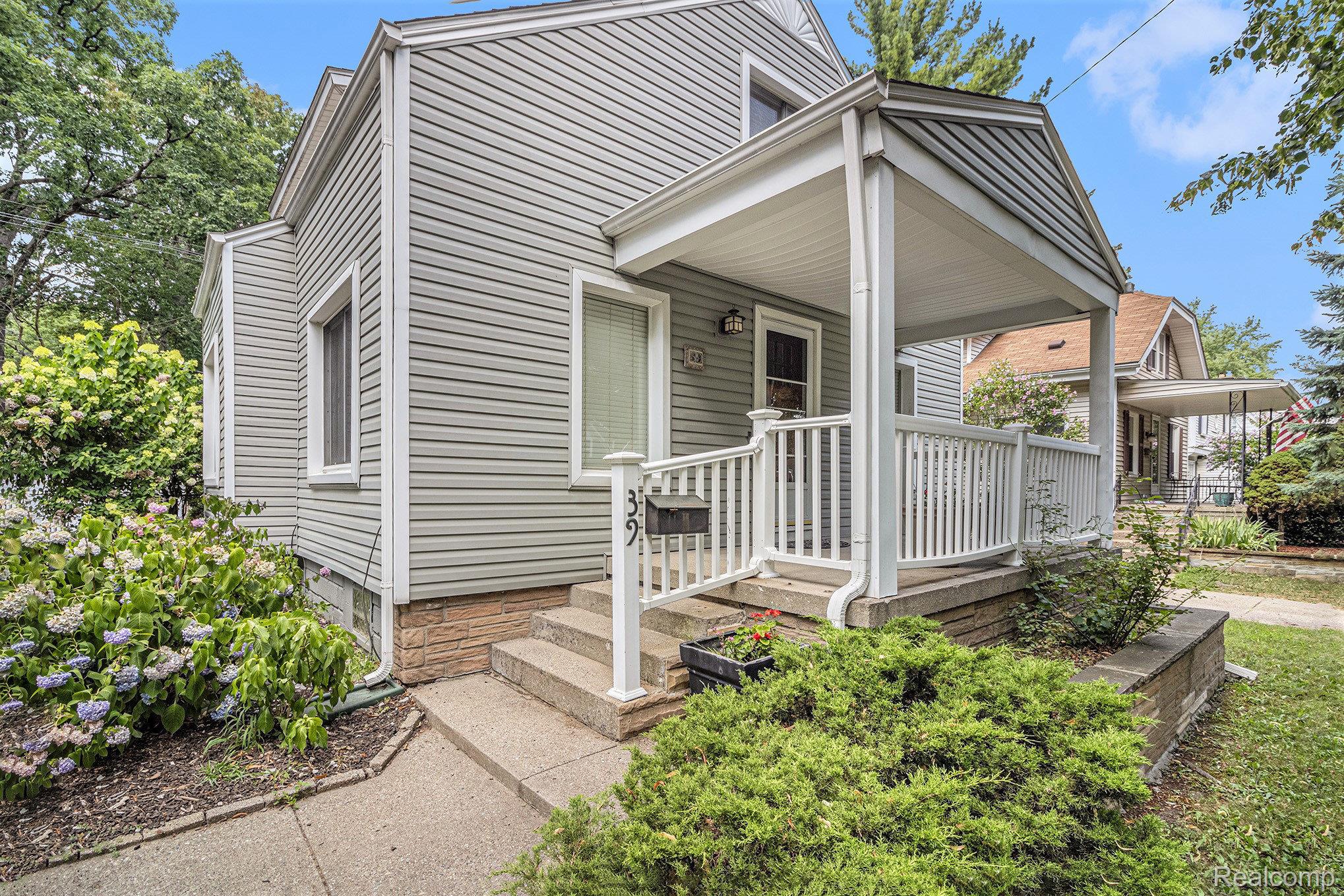 39 Woodward Heights Boulevard