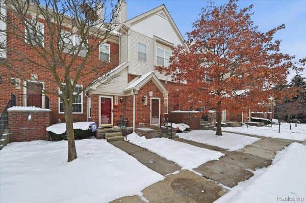 1665 CAMPAU FARMS CIR, DETROIT, MI 48207 - Image fdf1dbb64d19e59d0134e1c1e393cf95/136825701
