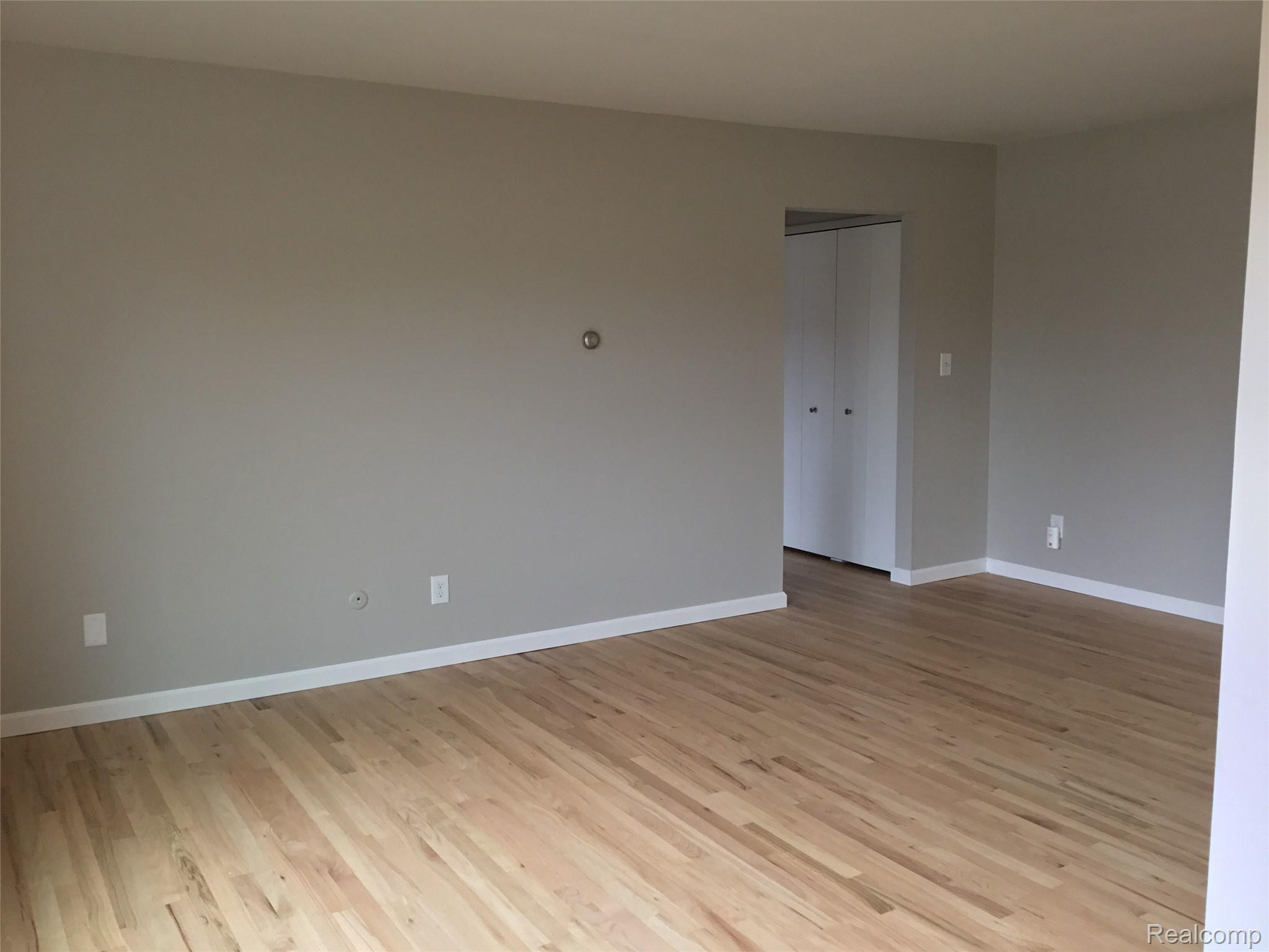 Royal Oak City, Michigan 48073, United States, 1 Bedroom Bedrooms, ,1 BathroomBathrooms,Residential,Active,232705