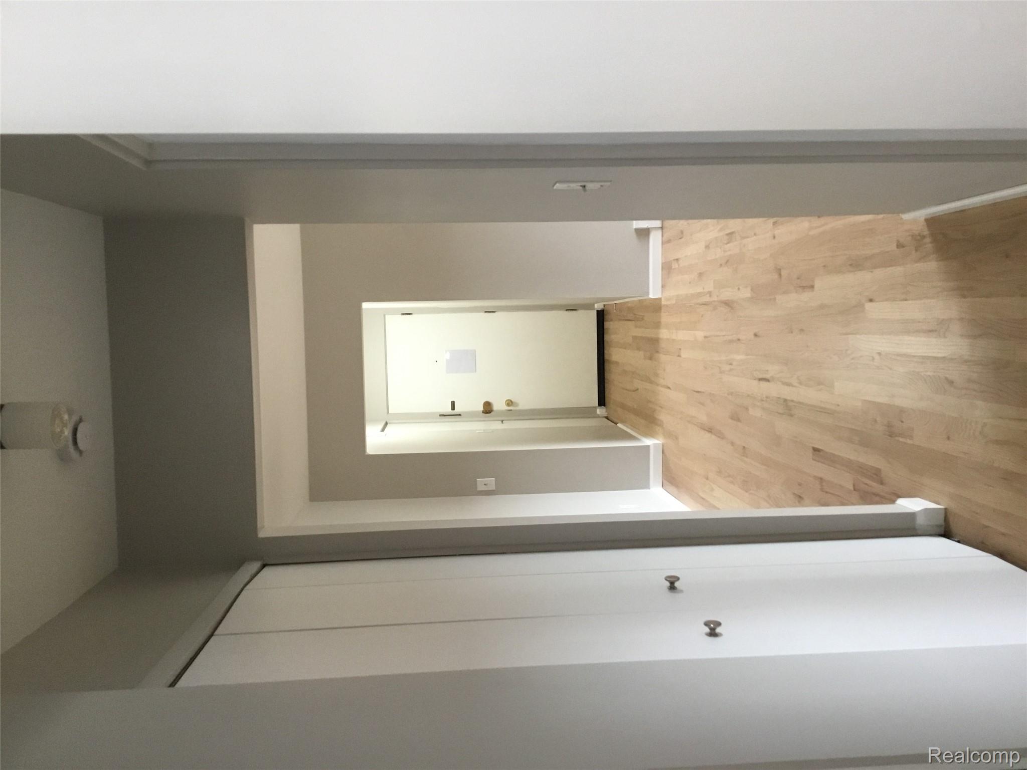 Royal Oak City, Michigan 48073, United States, 1 Bedroom Bedrooms, ,1 BathroomBathrooms,Residential,Active,232705