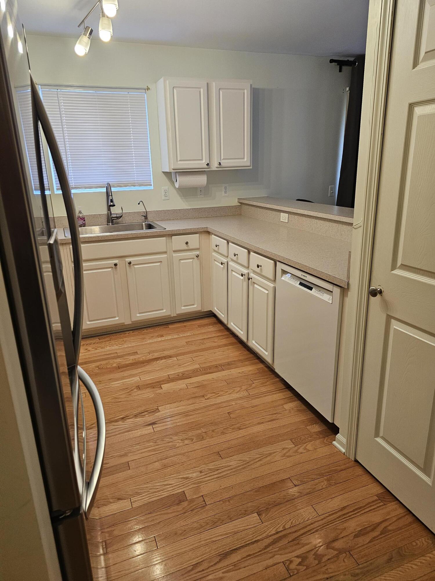 9073 Newport Way Way