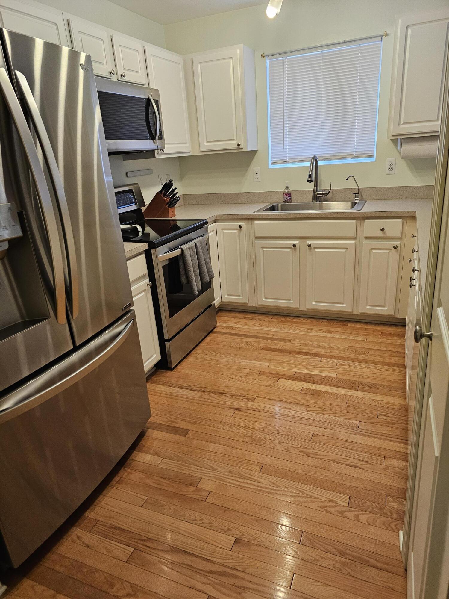 9073 Newport Way Way