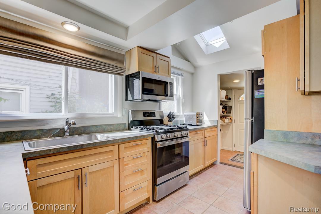 317 E Cambourne Street