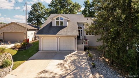 Photo of 283 Westshore Dr, Liberty Township, MI 49249 (MLS # 20251042710)