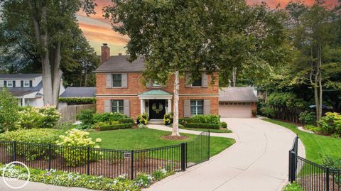 76 Grosse Pointe Boulevard Grosse Pointe Farms City MI 48236