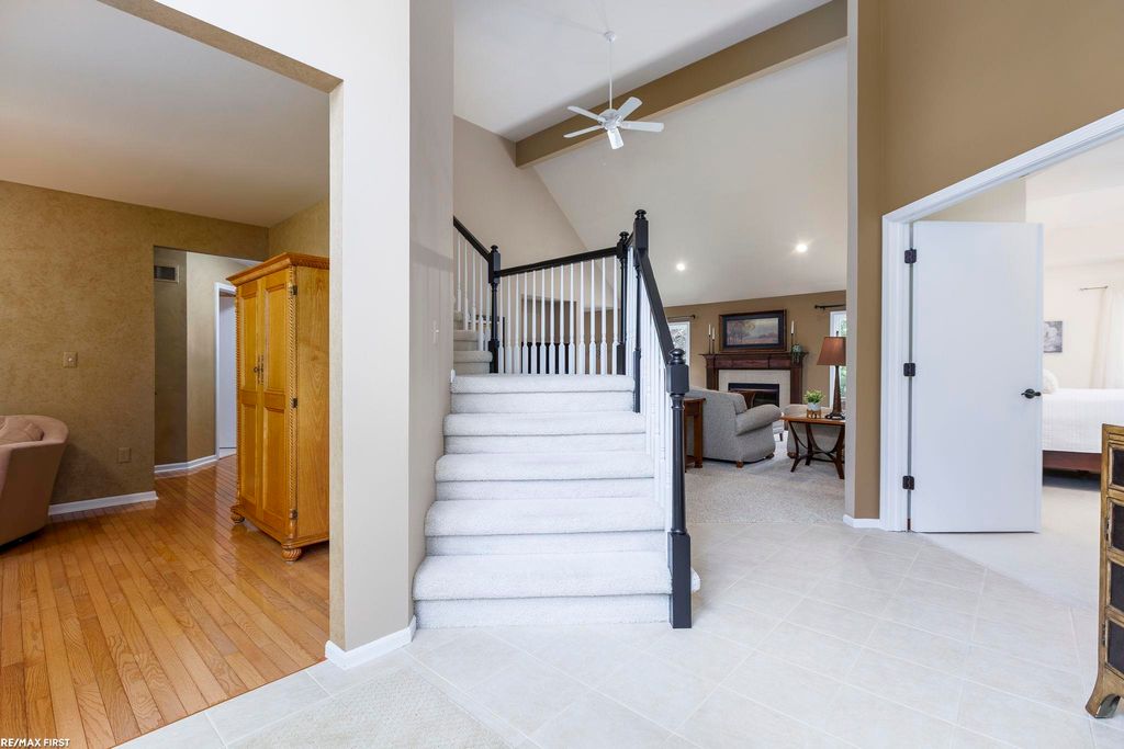 Photo of 51205 Christine Court, Shelby Charter Township, MI 48316 (MLS # 58050210342)
