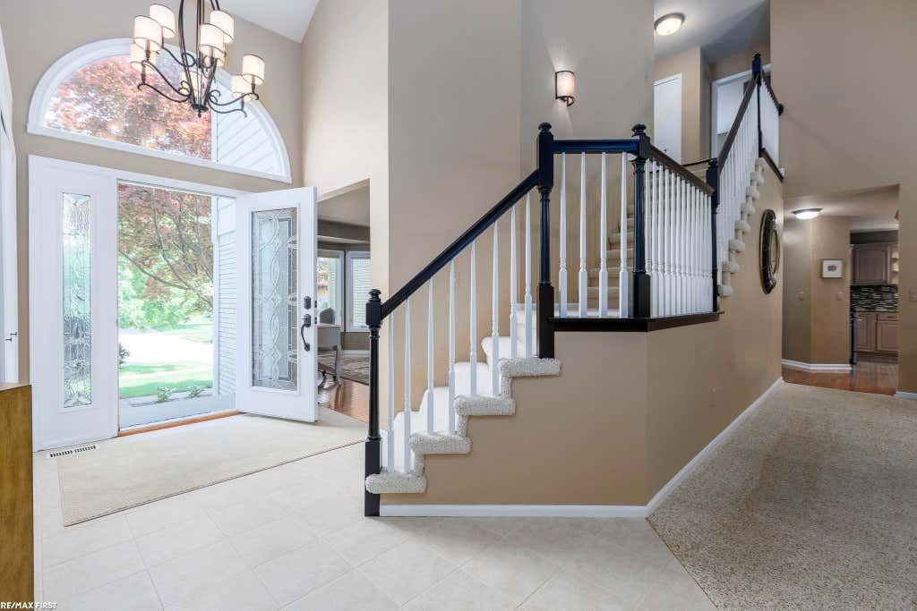 Photo of 51205 Christine Court, Shelby Charter Township, MI 48316 (MLS # 58050210342)