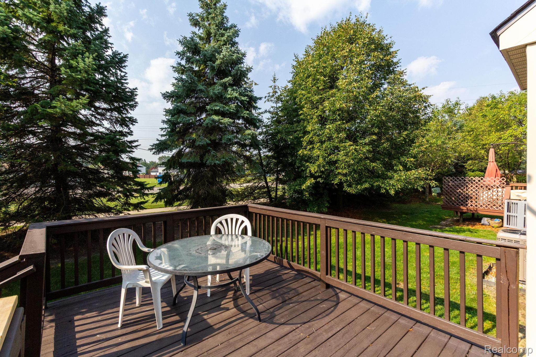 Westland City, Michigan 48185, United States, 2 Bedrooms Bedrooms, ,3 BathroomsBathrooms,Residential,Pending,191356