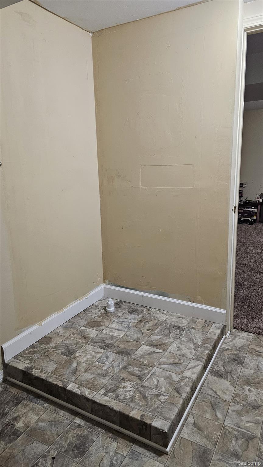 Westland City, Michigan 48185, United States, 2 Bedrooms Bedrooms, ,3 BathroomsBathrooms,Residential,Pending,191356