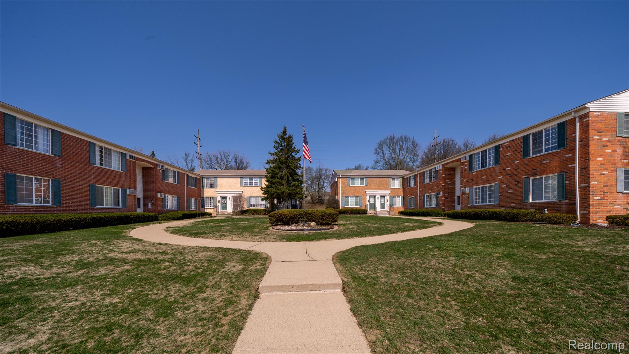 451 Miller Avenue 211