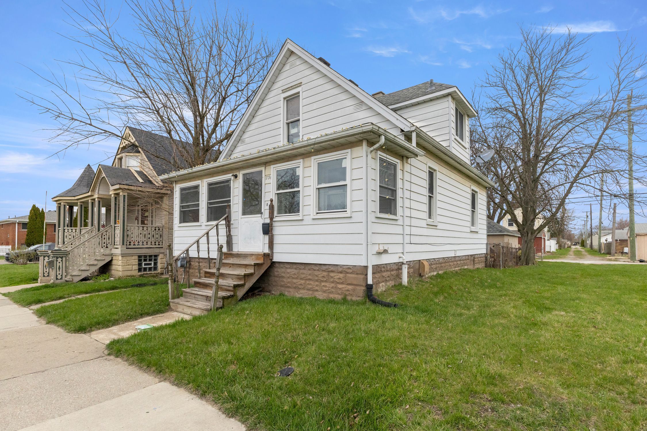 736 FORD Avenue