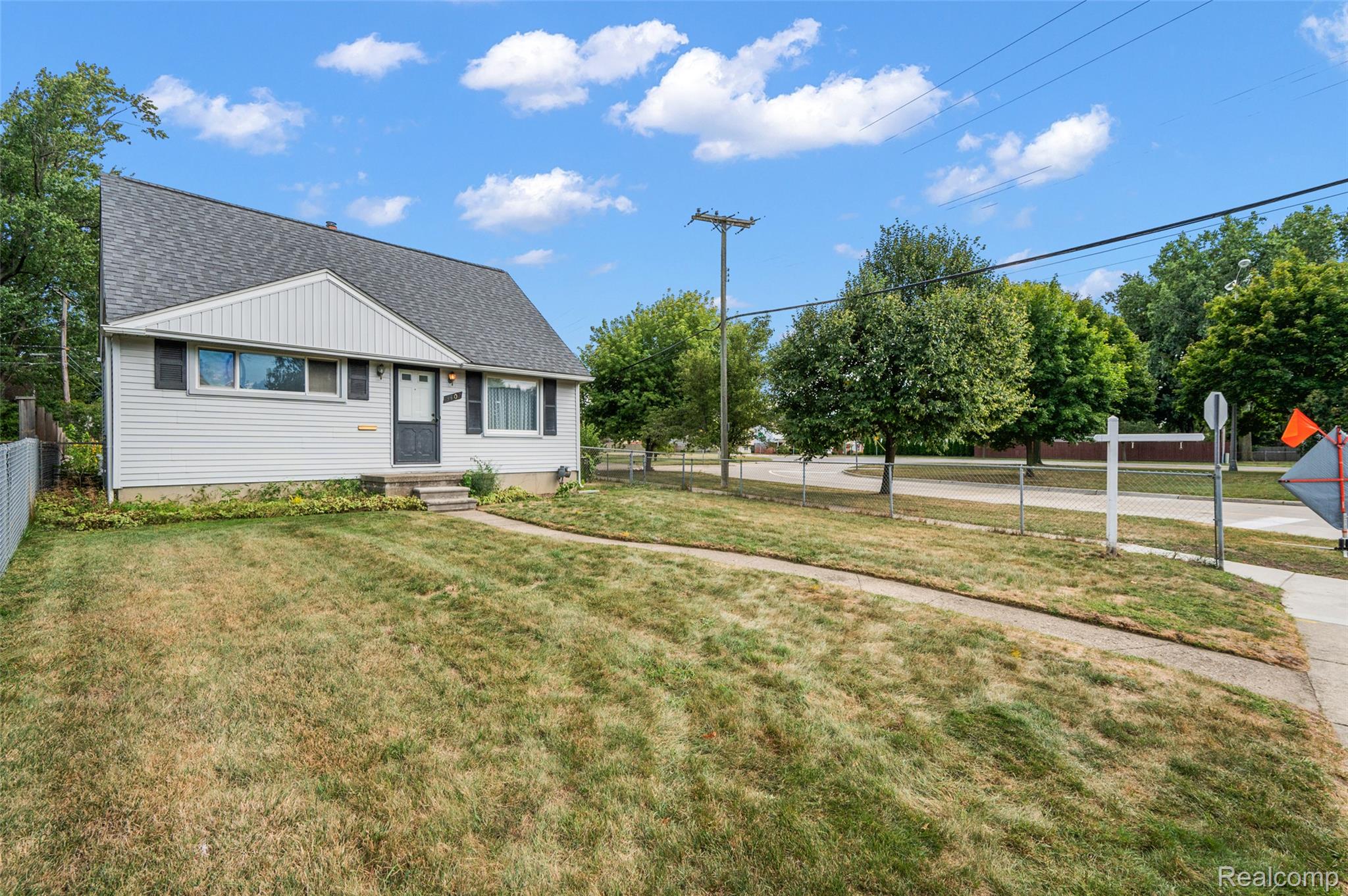 3402 Woodland Avenue