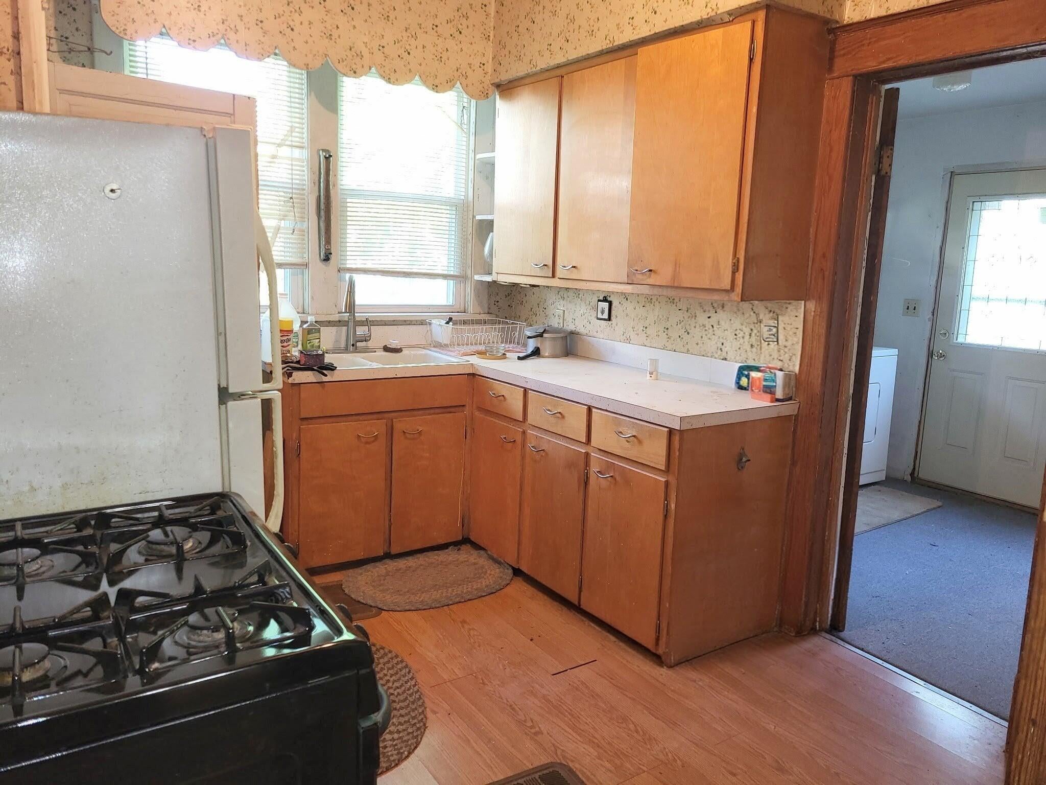 219 E Delaware