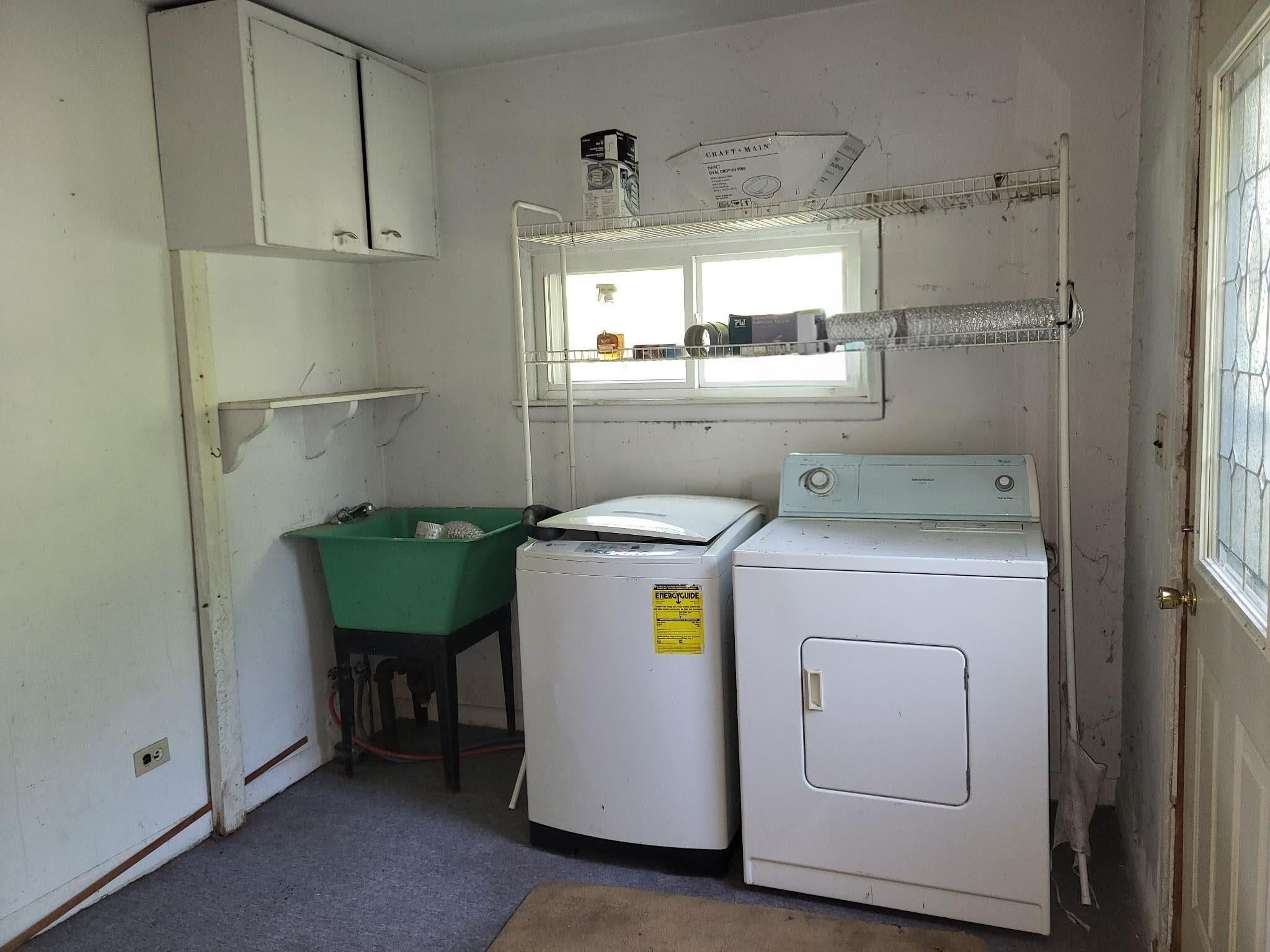 219 E Delaware