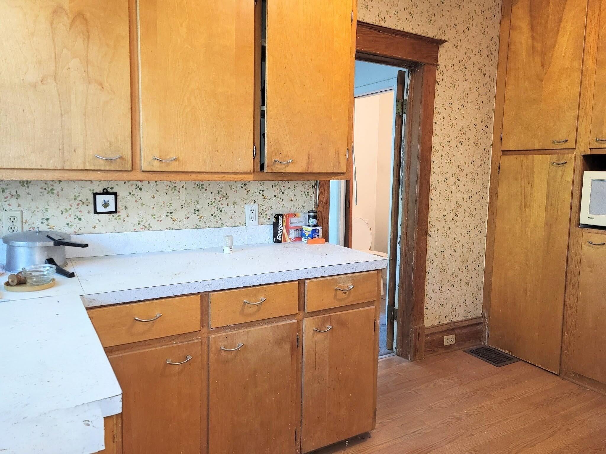 219 E Delaware