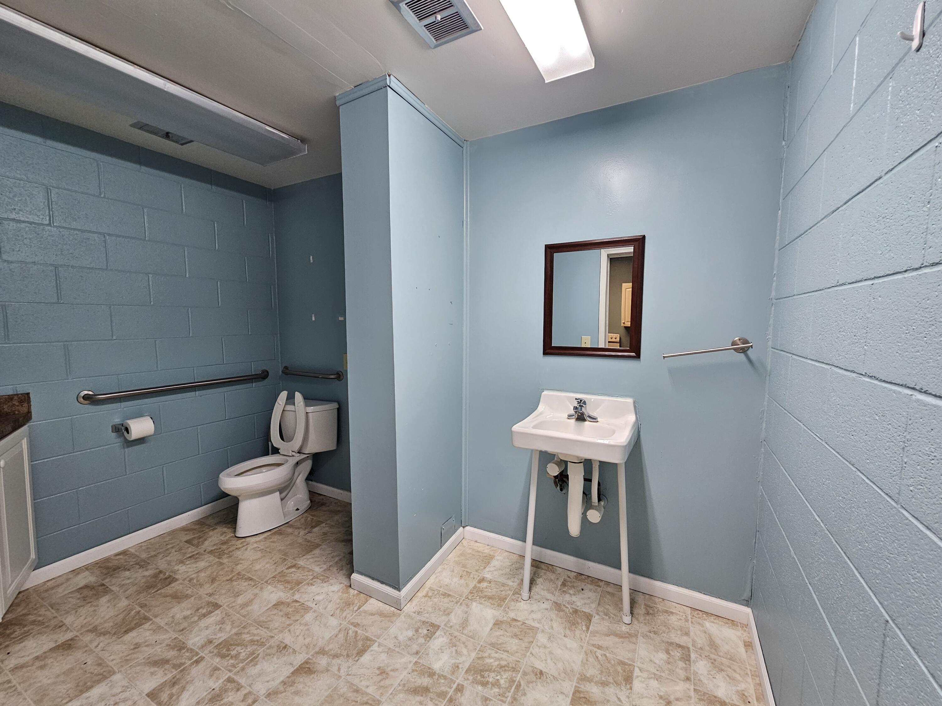 1025 W Main Street 1015