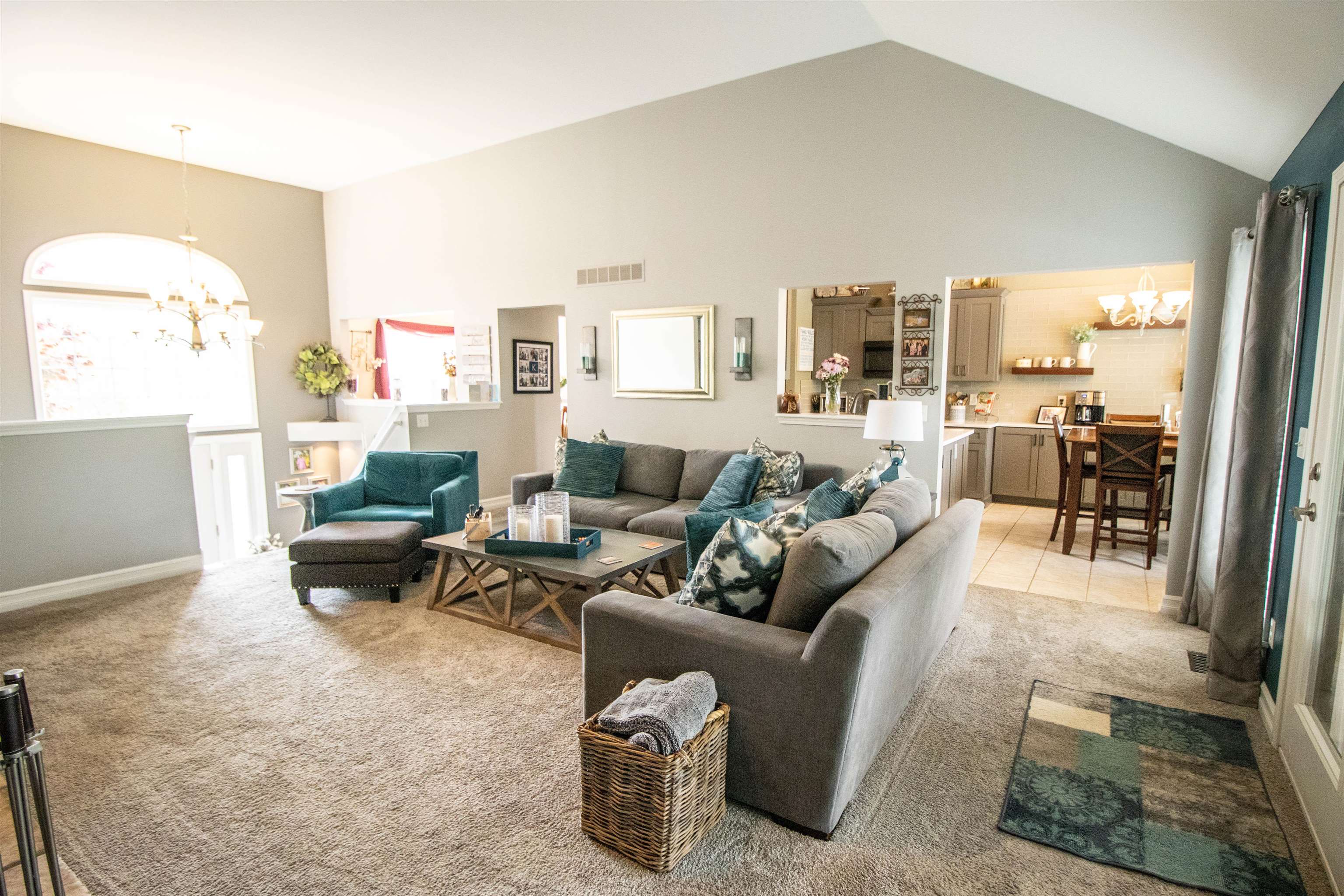 5221 Whittaker Trail