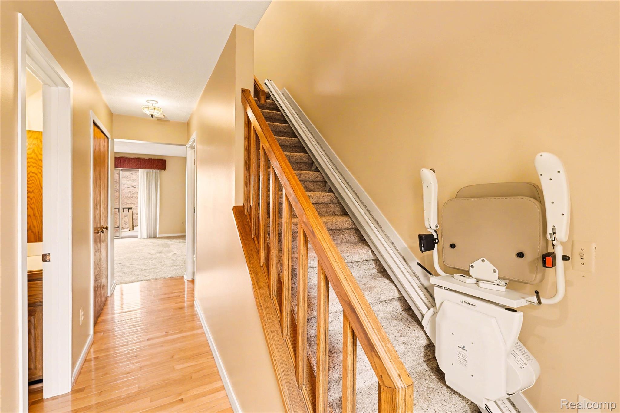 6824 Northcrest Way E