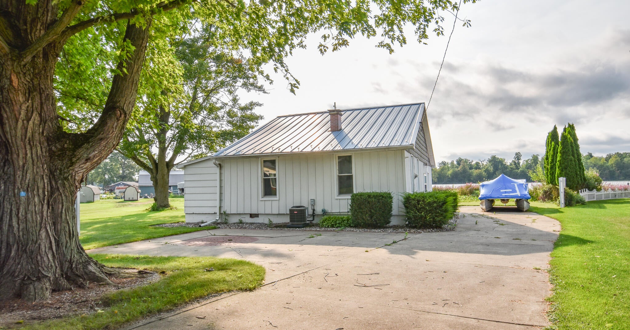 416 W Russell Drive