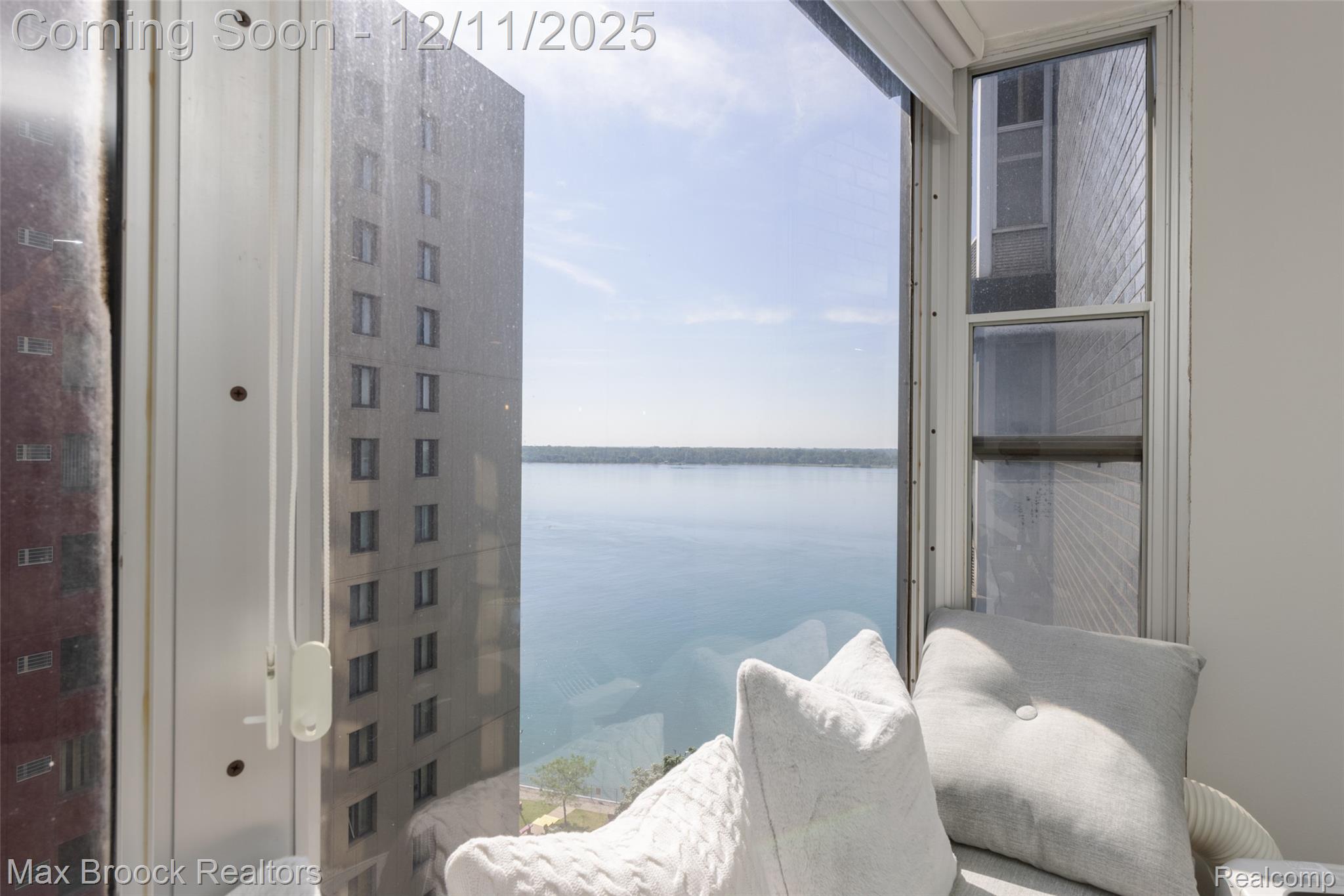 8200 E Jefferson Avenue 1107