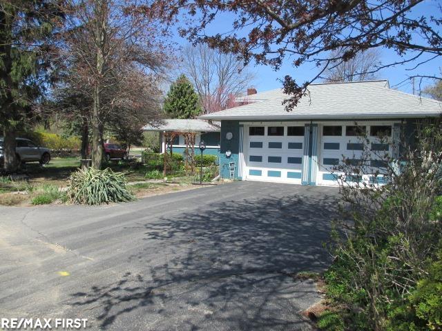 6004 Lakeshore Road