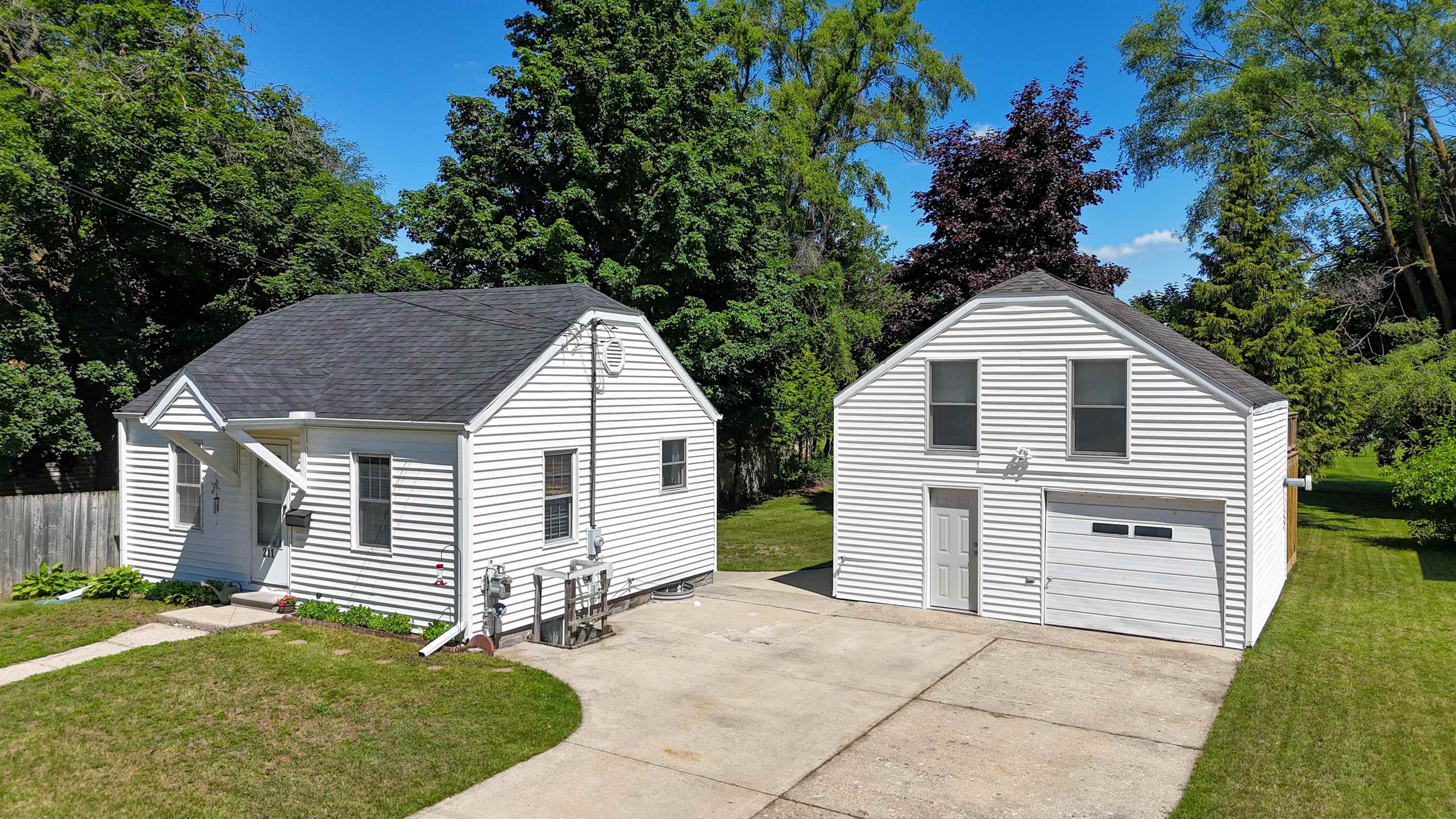 211 E Palmer Street