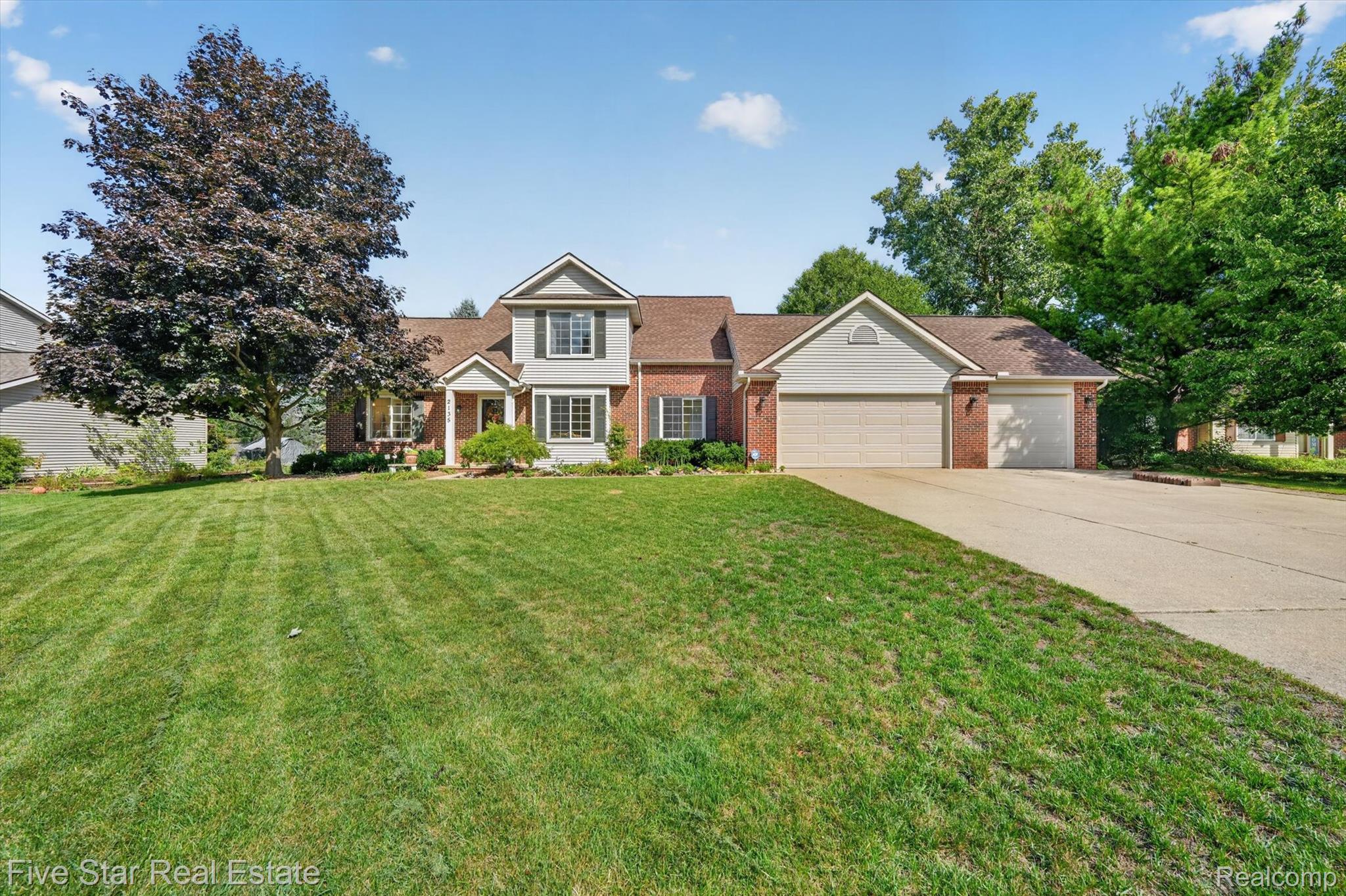 2135 Holly Berry Lane