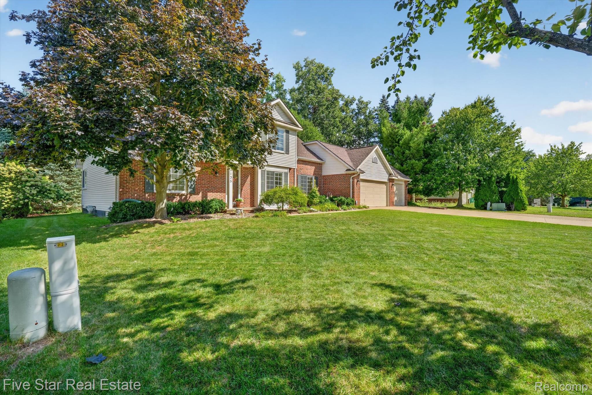 2135 Holly Berry Lane