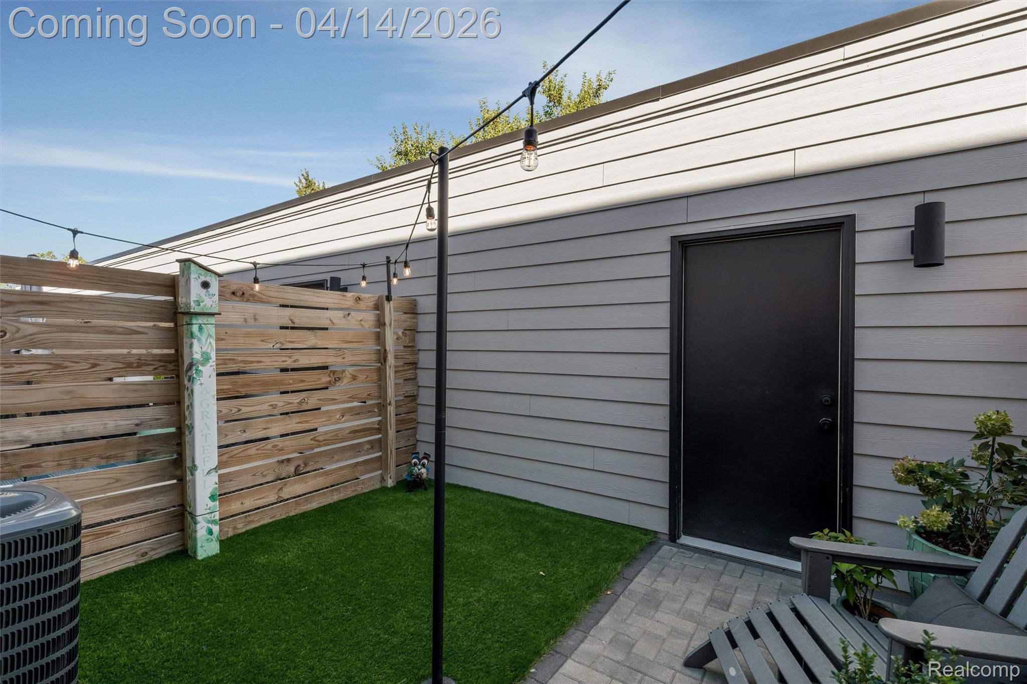 2736 Harrison Street