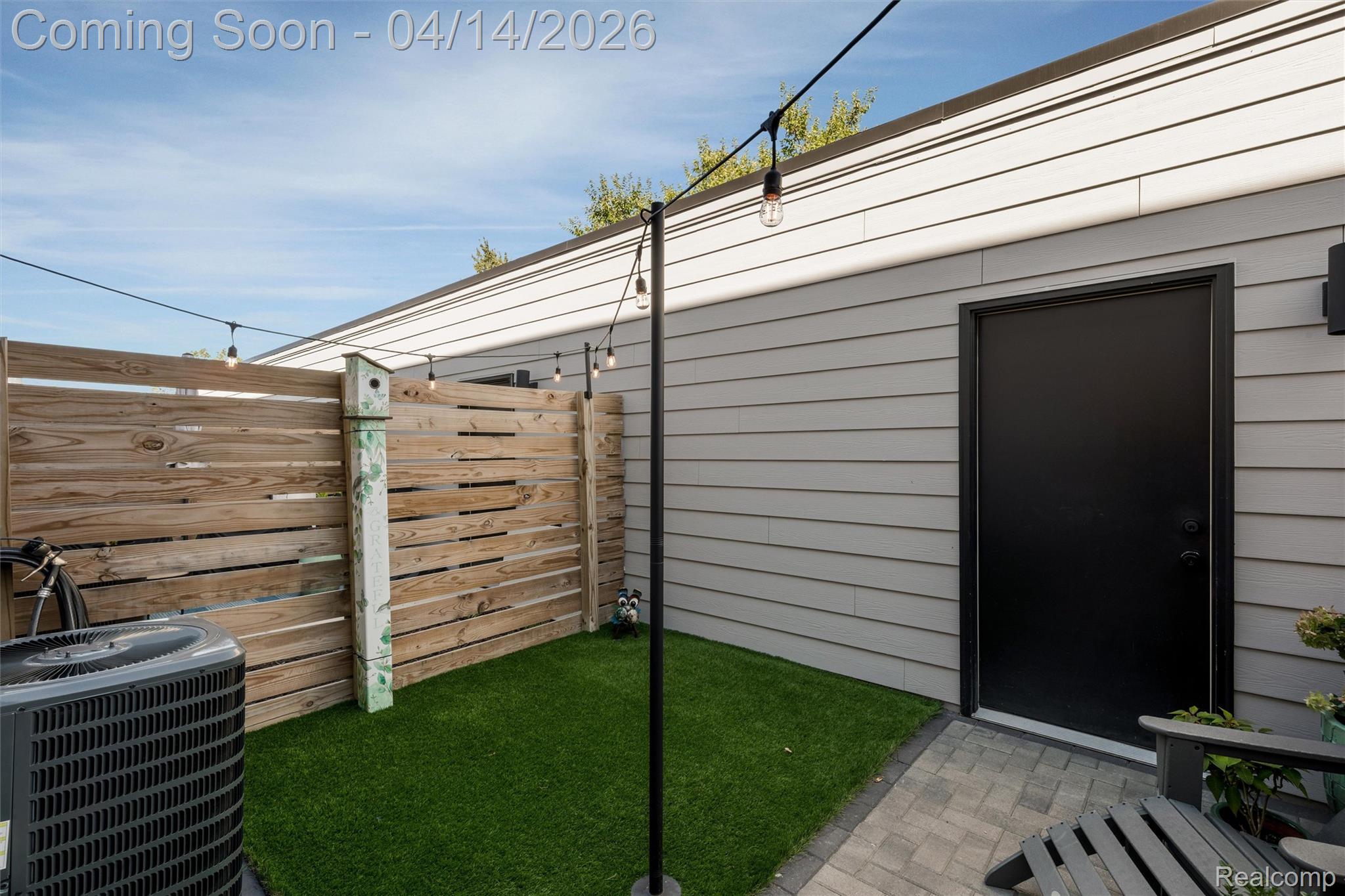 2736 Harrison Street