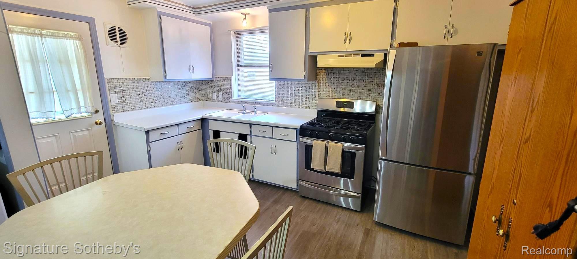 1166 E Kalama Avenue