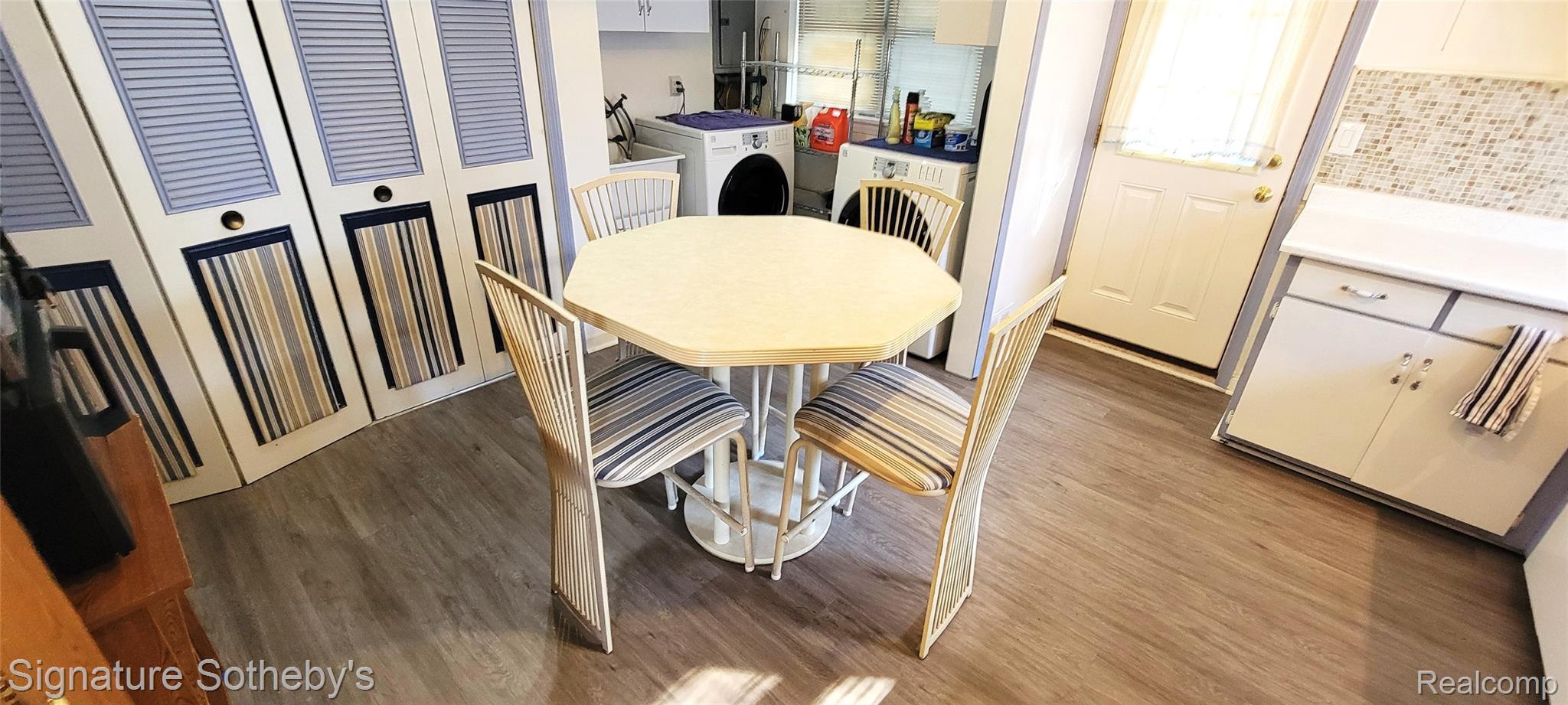 1166 E Kalama Avenue