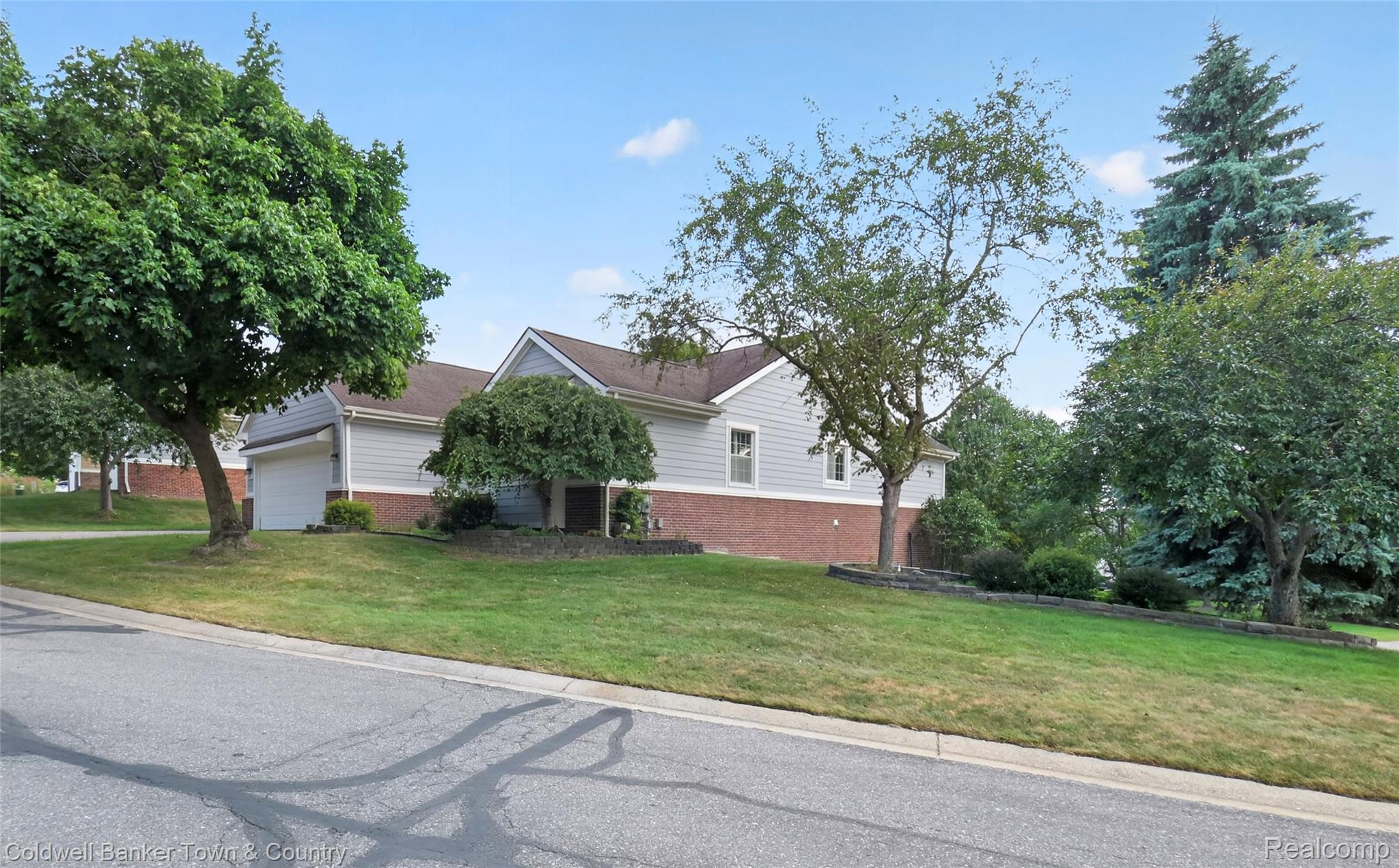 41703 Kirkwood Drive