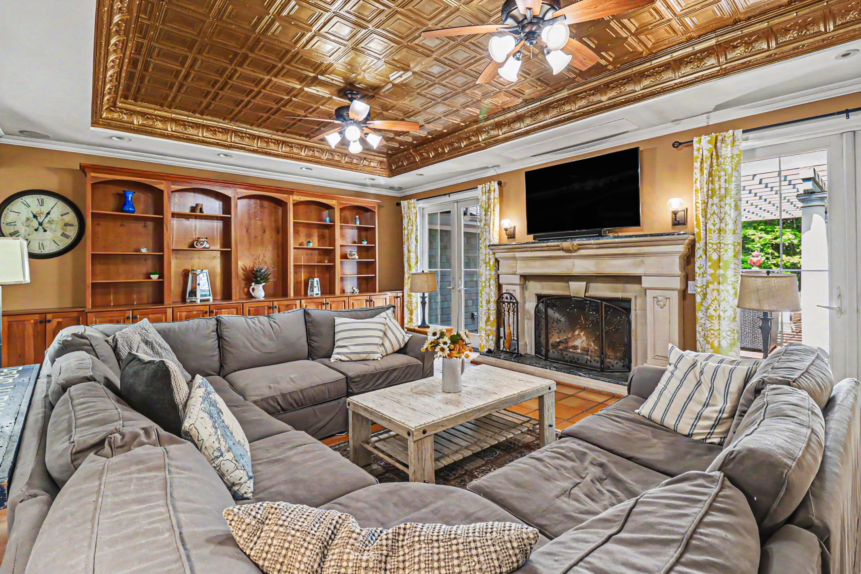 5389 Ridge Road