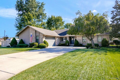 Photo for 31780 Schoolcraft