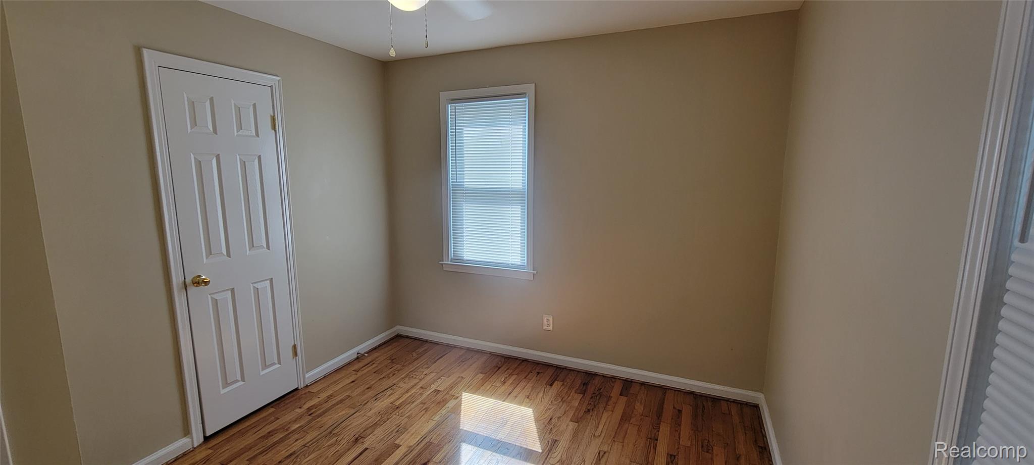 Ferndale City, Michigan 48220, United States, 2 Bedrooms Bedrooms, ,1 BathroomBathrooms,Residential,Active,211878