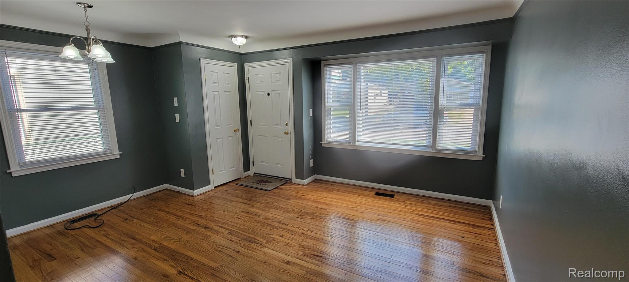 Ferndale City, Michigan 48220, United States, 2 Bedrooms Bedrooms, ,1 BathroomBathrooms,Residential,Active,211878