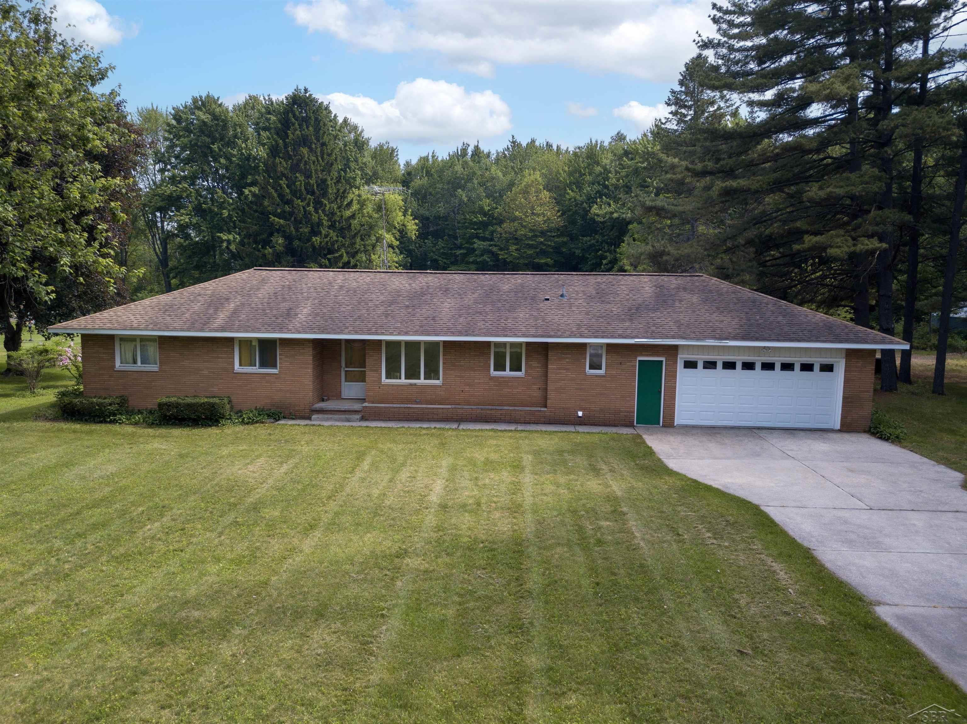 2552 E Freeland Road